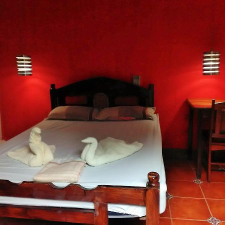 Hostal Casa Ivana Leon Bagian luar foto