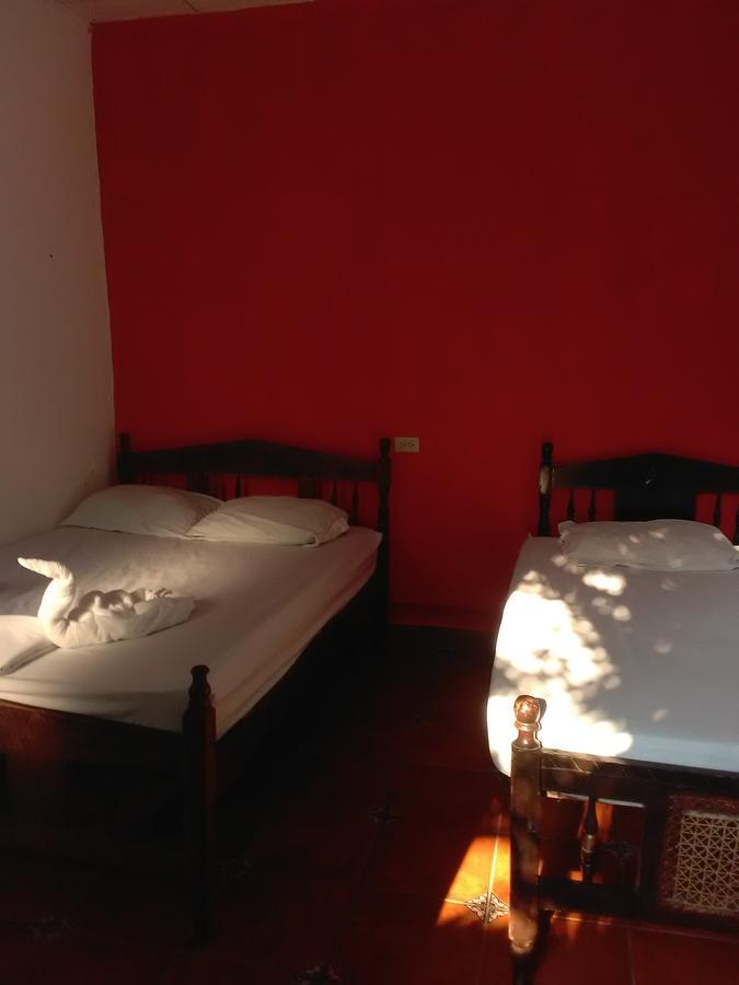 Hostal Casa Ivana Leon Bagian luar foto