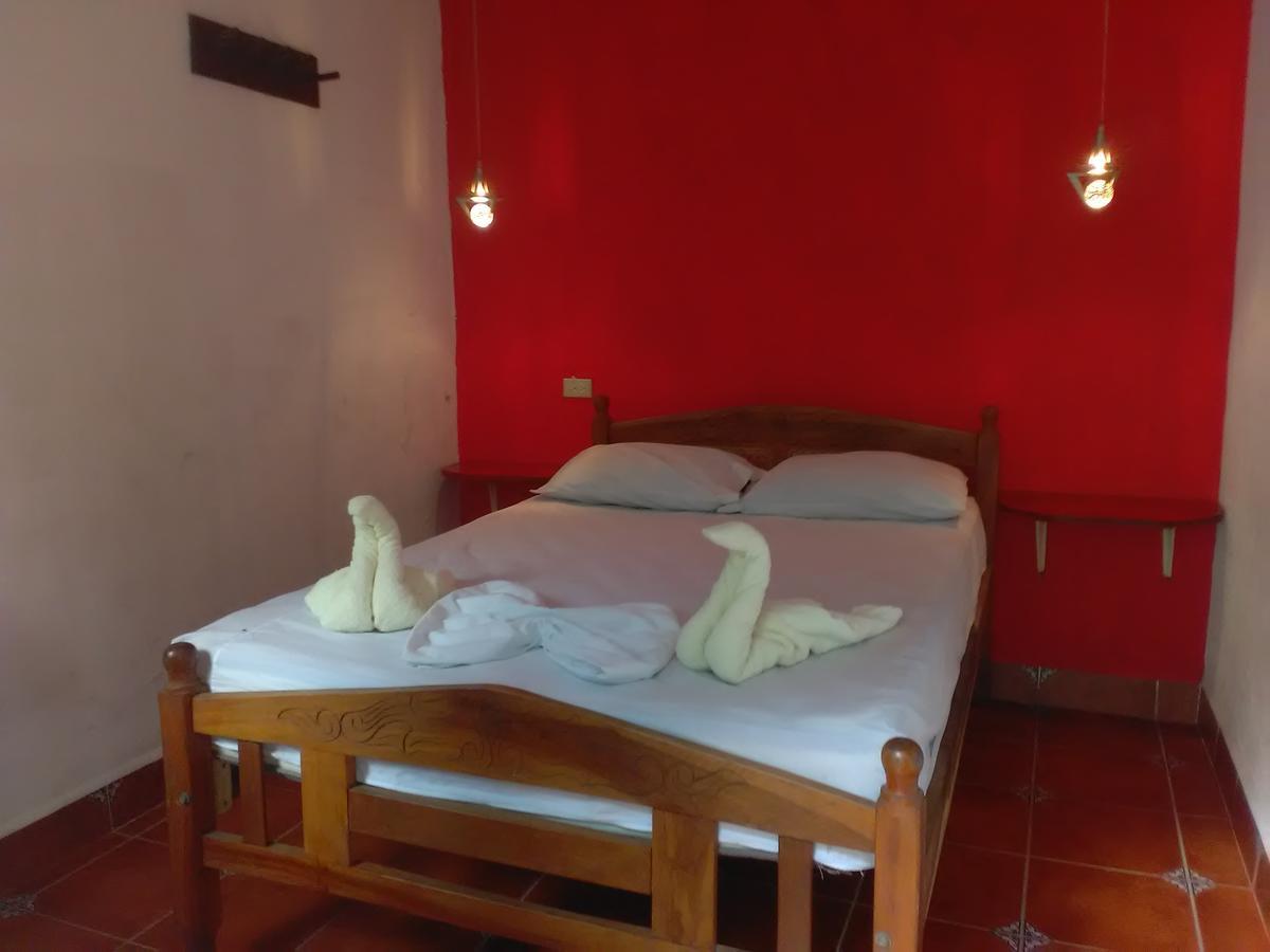 Hostal Casa Ivana Leon Bagian luar foto
