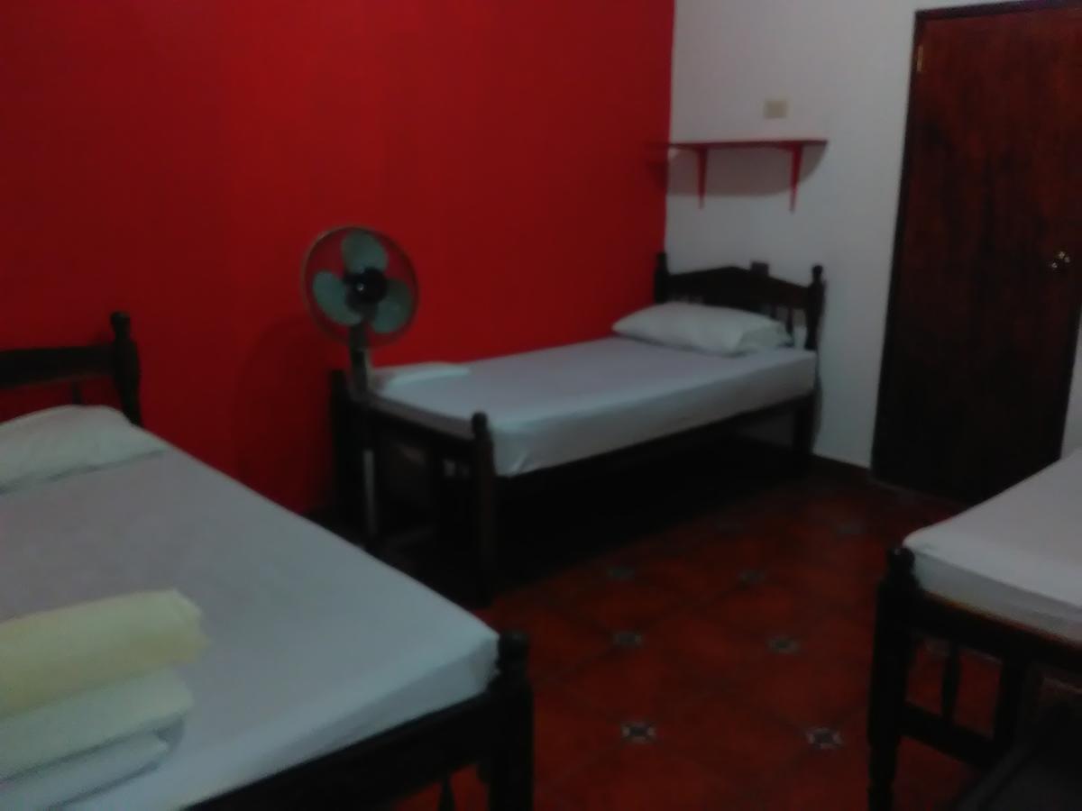 Hostal Casa Ivana Leon Bagian luar foto
