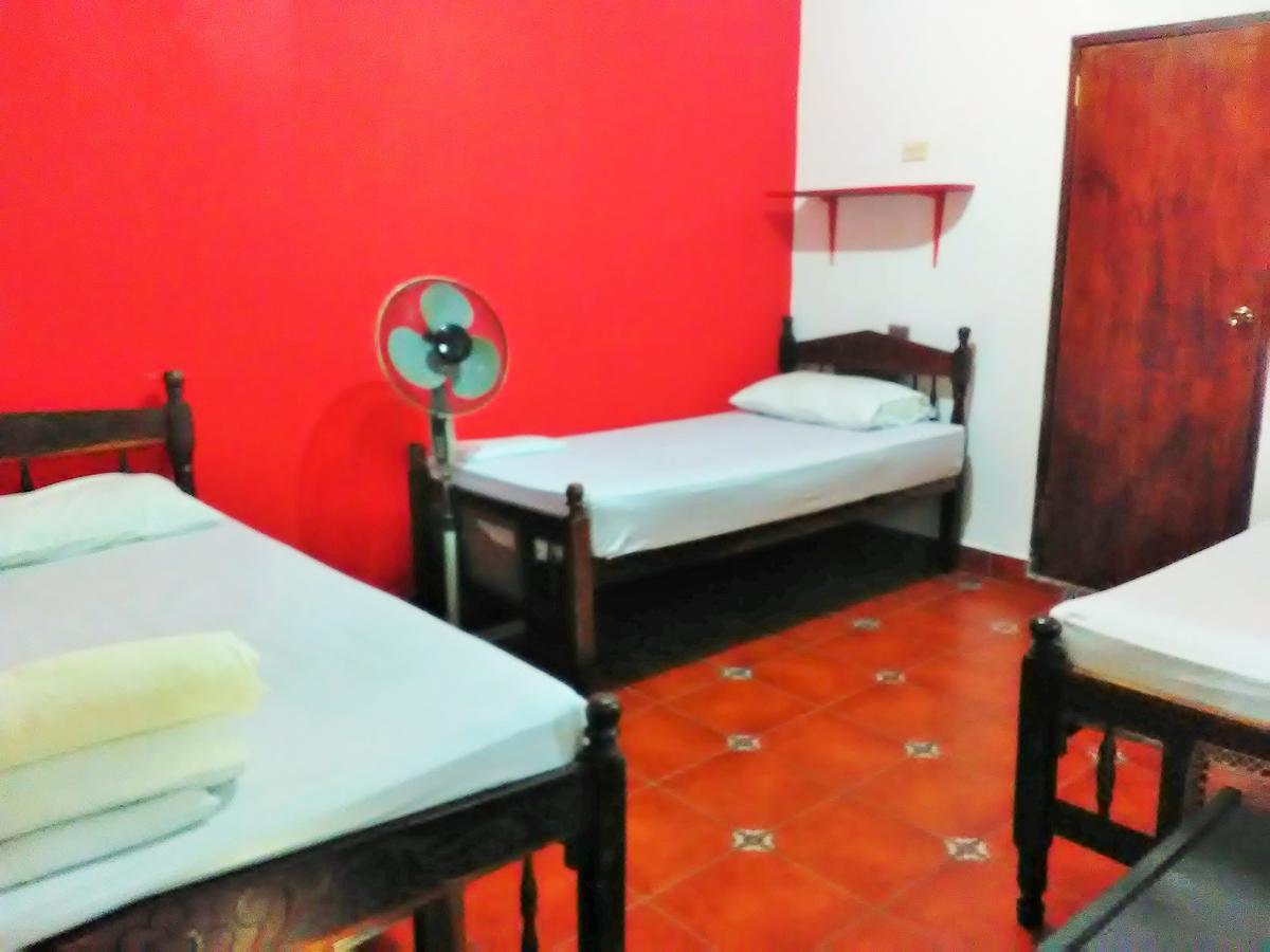 Hostal Casa Ivana Leon Bagian luar foto